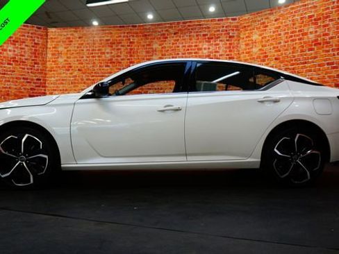 Certified 2024 Nissan Altima 2.5 SR AWD/4WD image 4