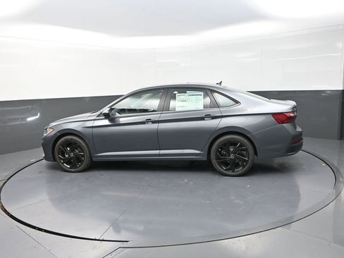 New 2026 Volkswagen Jetta SE image 5