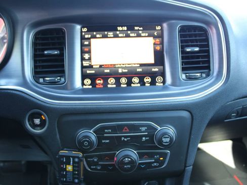 Used 2018 Dodge Charger R/T w/ Blacktop Package image 23