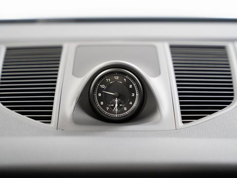 Used 2024 Porsche Macan image 13