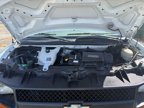 Used 2016 Chevrolet Express 2500 image 71