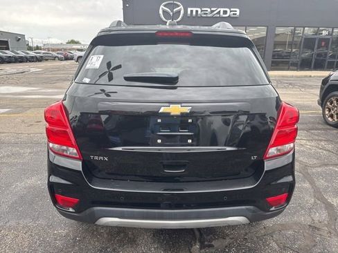 Used 2019 Chevrolet Trax LT w/ Sun & Sound Package FWD image 6