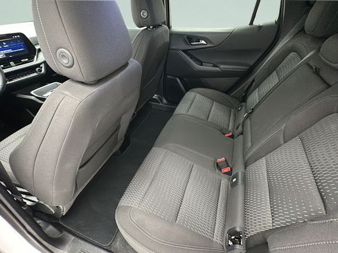 Used 2025 Chevrolet Equinox LT AWD/4WD image 9