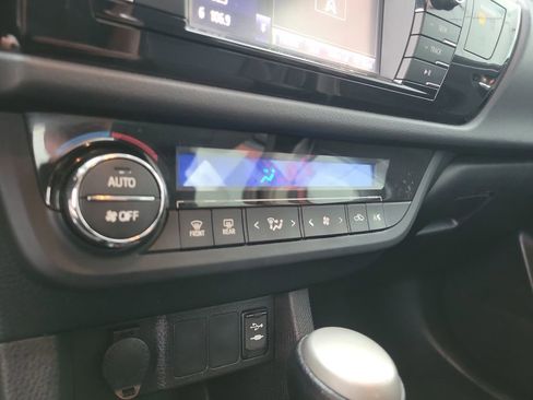 Used 2016 Toyota Corolla S image 19