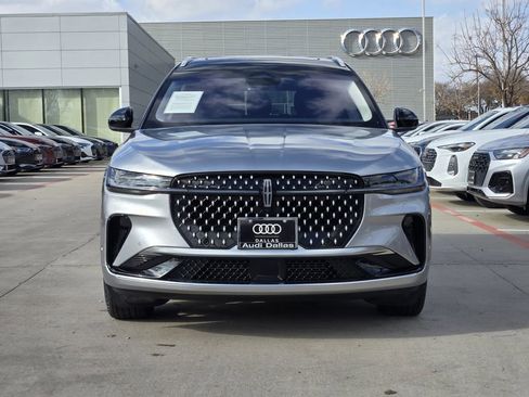 Used 2024 Lincoln Nautilus Reserve w/ Equipment Group 202A image 3