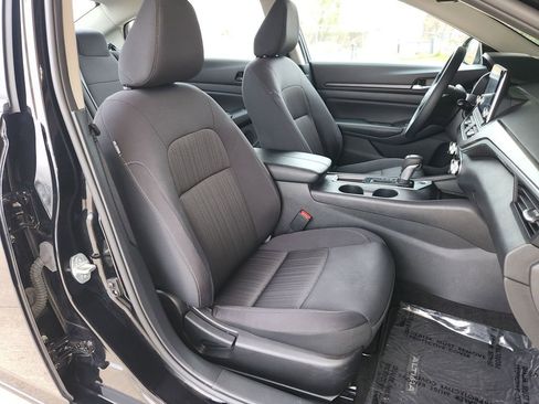 Used 2025 Nissan Altima 2.5 SV image 15