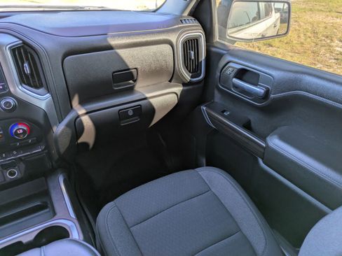 Used 2021 Chevrolet Silverado 1500 LT Trail Boss w/ Bed Protection Package image 15
