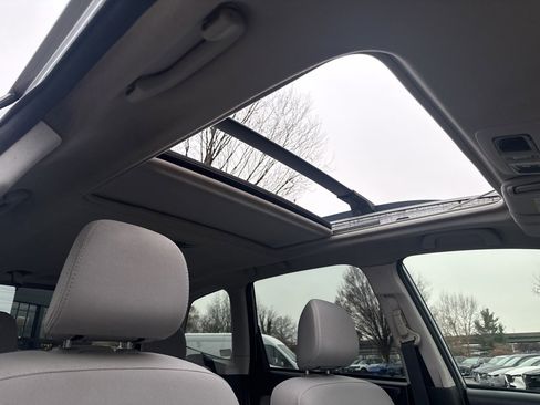 Used 2015 Subaru Forester 2.5i Premium w/ All-Weather Package image 29