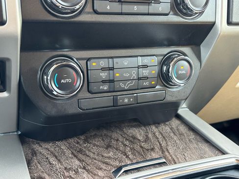 Used 2019 Ford F250 Lariat w/ FX4 Off-Road Package image 16