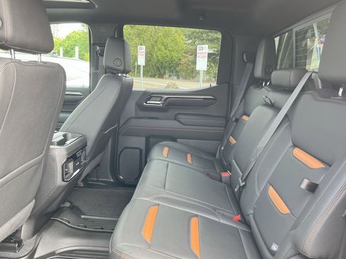 Used 2023 GMC Sierra 1500 AT4 w/ Technology Package image 16