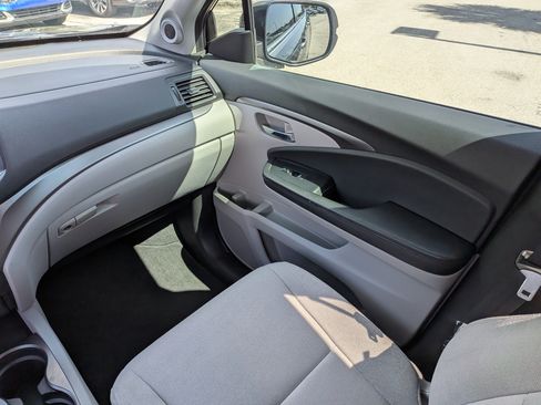 Used 2021 Honda Pilot LX image 17