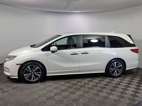 Certified 2022 Honda Odyssey Touring image 11