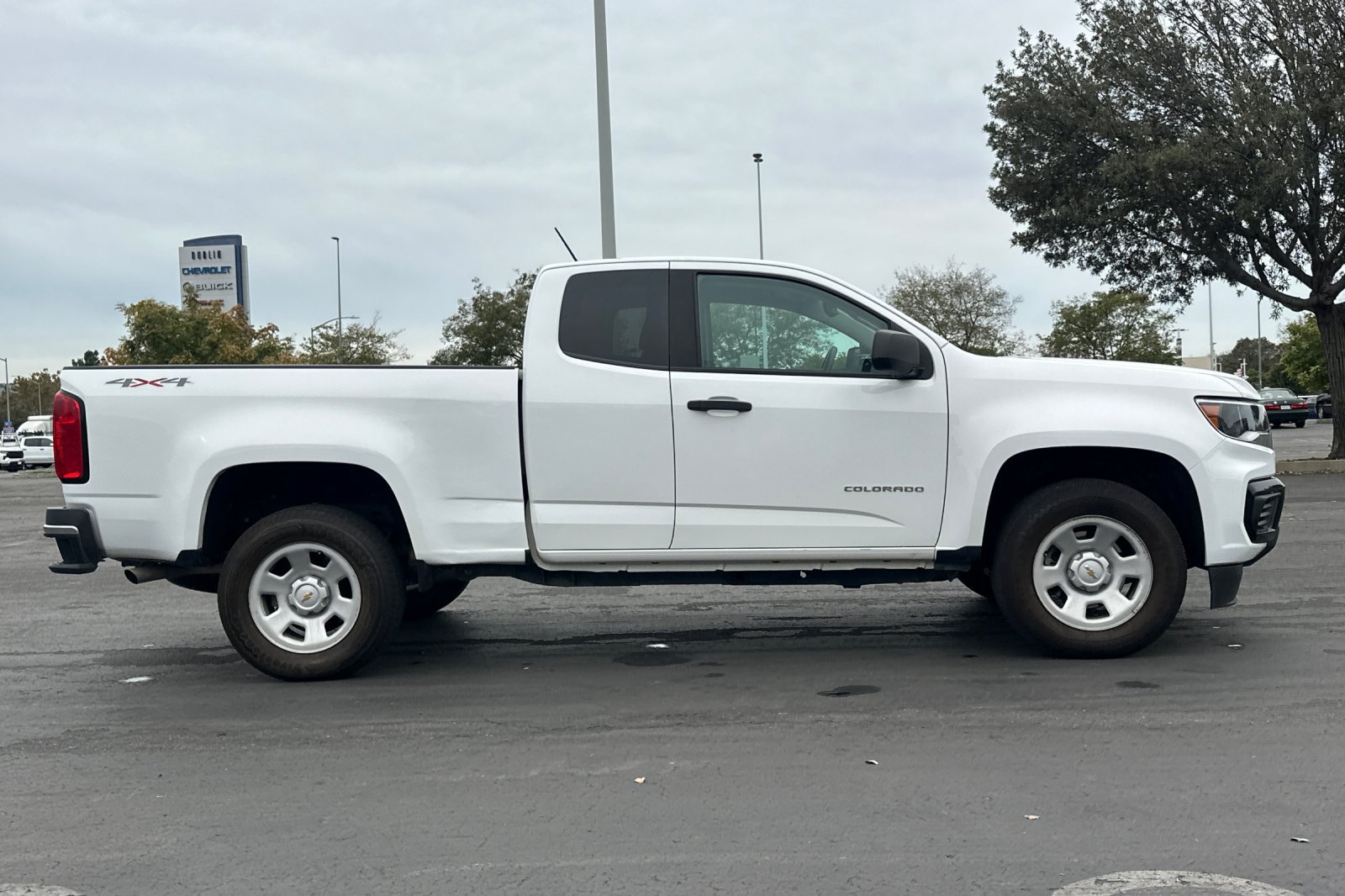 Used 2021 Chevrolet Colorado W/T w/ WT Convenience Package AWD/4WD image 3