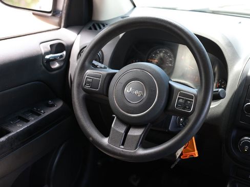 Used 2015 Jeep Compass Sport w/ Power Value Group FWD image 26