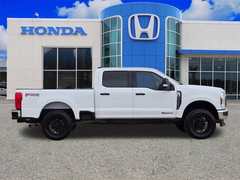 Used 2024 Ford F250 XLT w/ FX4 Off-Road Package image 2