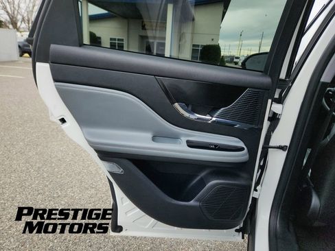 Used 2022 Lincoln Corsair AWD w/ Equipment Group 101A image 22