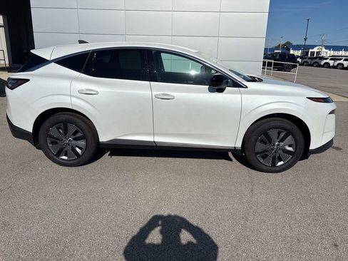 New 2025 Nissan Murano SV AWD/4WD image 2