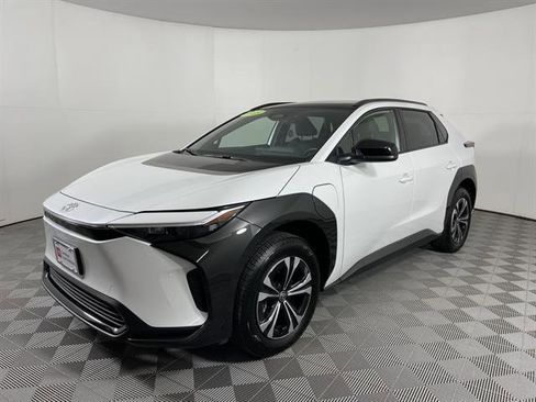 Certified 2025 Toyota bZ4X AWD w/ Weather Package image 4