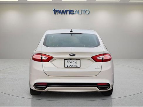 Used 2016 Ford Fusion SE w/ Equipment Group 202A FWD image 4