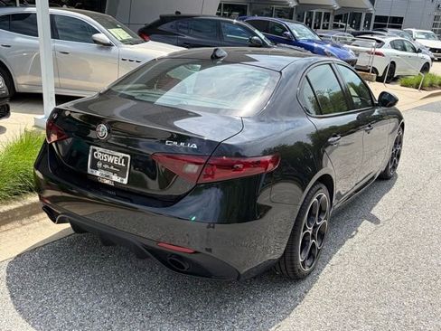 Used 2023 Alfa Romeo Giulia Veloce AWD/4WD image 5
