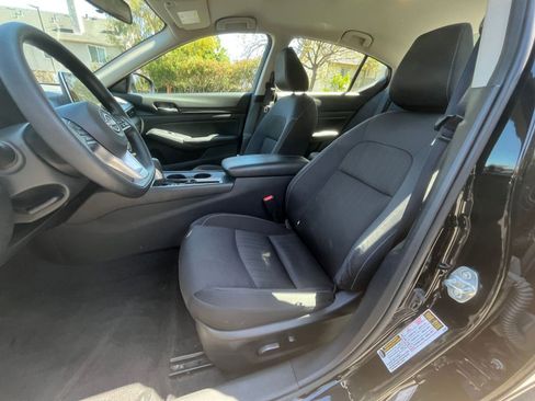 Used 2025 Nissan Altima 2.5 SV image 27