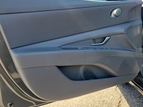 Used 2024 Hyundai Elantra SEL image 16