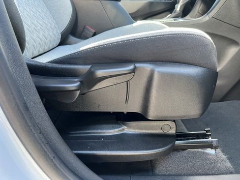 Used 2022 Chevrolet Equinox LS w/ LS Convenience Package image 17