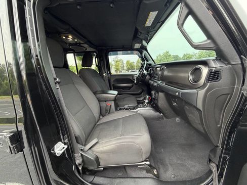 Used 2020 Jeep Gladiator Sport w/ Quick Order Package 24S AWD/4WD image 15