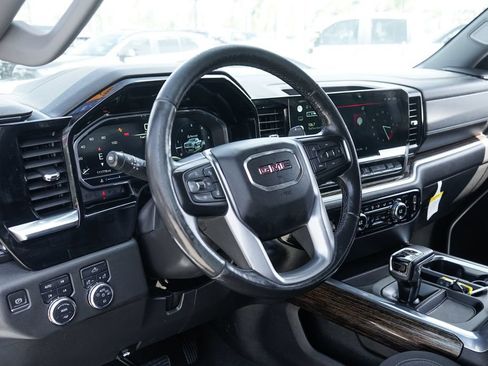 Used 2022 GMC Sierra 1500 Elevation w/ X31 Off-Road Package AWD/4WD image 18