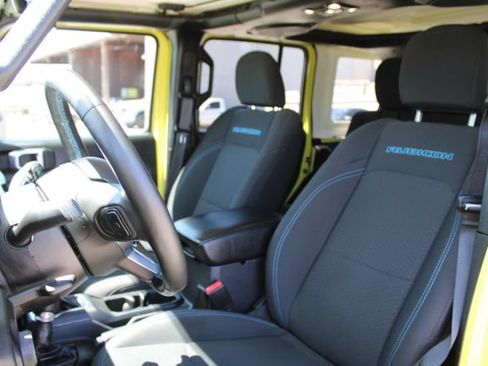 Used 2022 Jeep Wrangler Unlimited Rubicon 4xe w/ Cold Weather Group AWD/4WD image 45