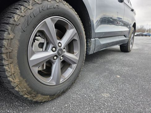 Used 2023 Ford Edge SEL w/ Sport Appearance Package image 21