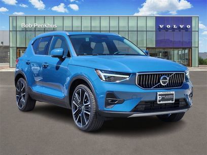New 2025 Volvo XC40 B5 Ultra w/ Climate Package