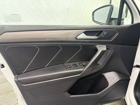 Used 2022 Volkswagen Tiguan SE FWD image 11