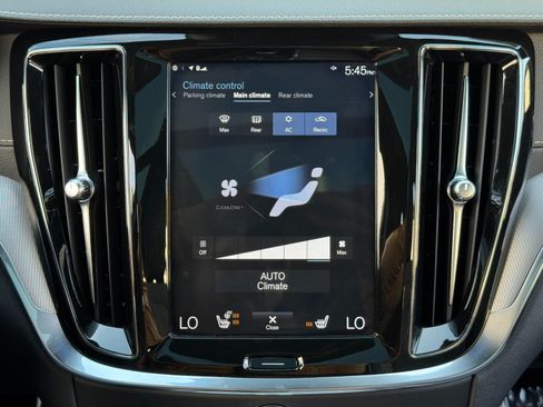 Used 2020 Volvo V60 T6 R-Design FWD image 27