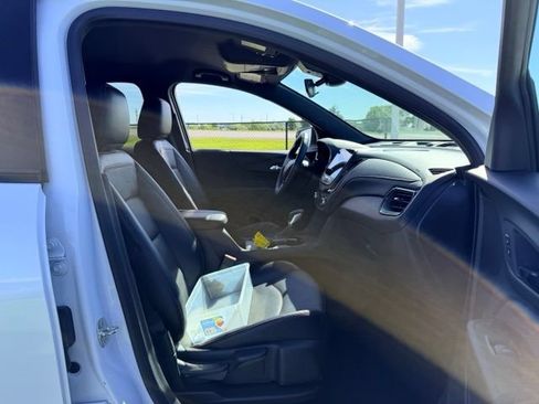 Used 2023 Chevrolet Equinox RS w/ RS Leather Package AWD/4WD image 10