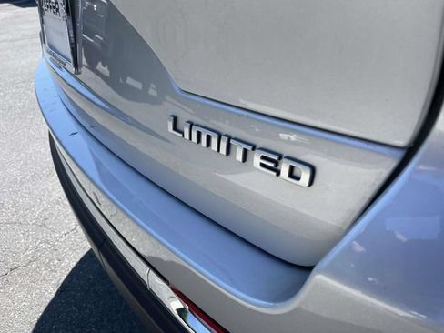 Certified 2025 Jeep Grand Cherokee Limited AWD/4WD image 9