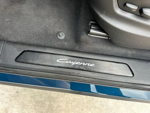 Certified 2025 Porsche Cayenne E-Hybrid AWD/4WD image 23