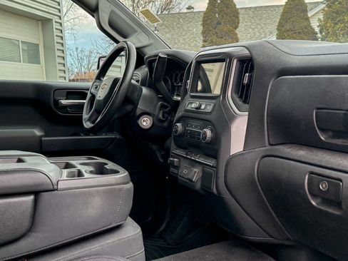 Used 2019 Chevrolet Silverado 1500 Custom w/ Custom Value Package image 13
