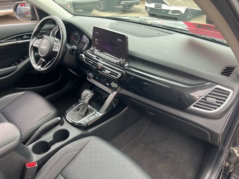 Certified 2022 Kia Seltos EX image 22