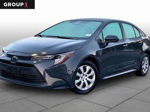 Used 2025 Toyota Corolla LE FWD image 1