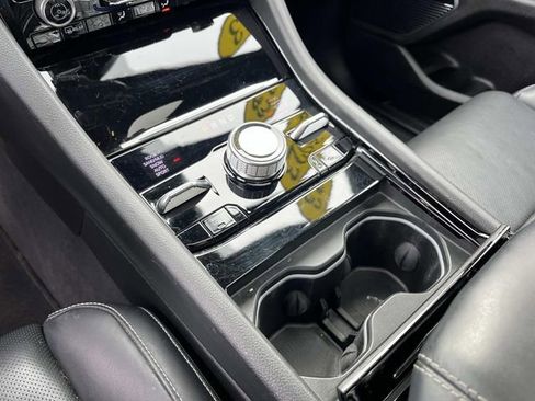 Used 2023 Jeep Grand Cherokee Overland w/ Luxury Tech Group IV image 34