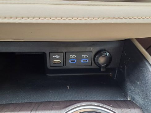 Used 2022 Toyota Highlander Limited AWD/4WD image 15