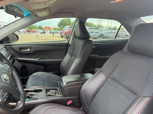 Used 2015 Toyota Camry SE FWD image 9
