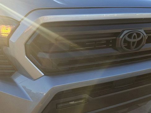 Used 2025 Toyota Tacoma SR5 image 3