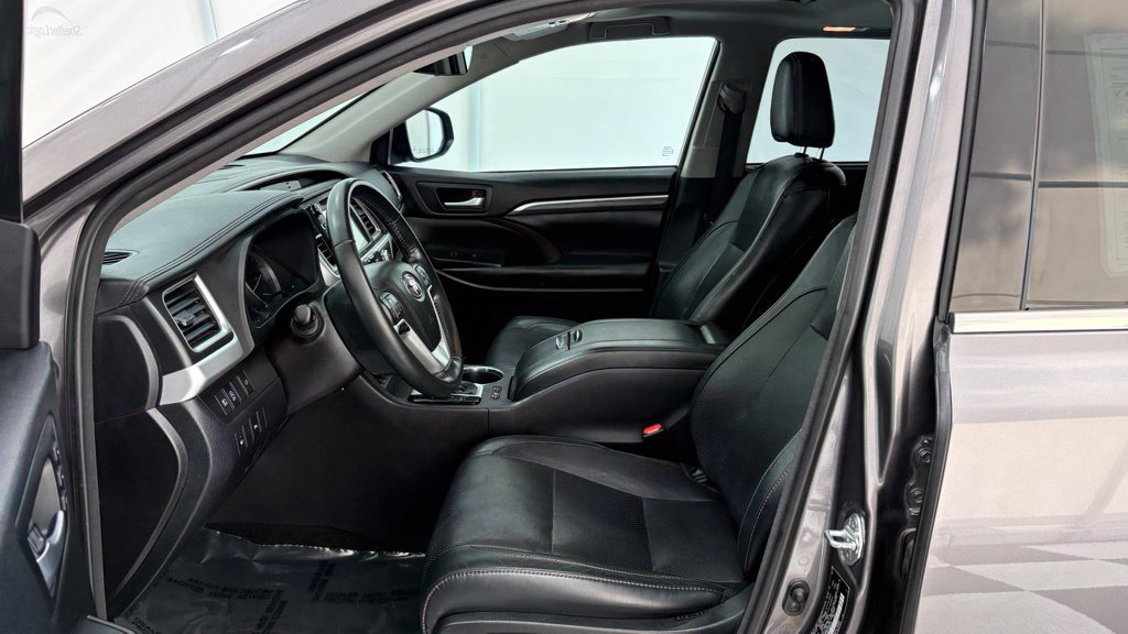 Used 2018 Toyota Highlander Limited AWD/4WD image 13