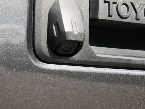 Used 2019 Toyota Tacoma TRD Sport image 39