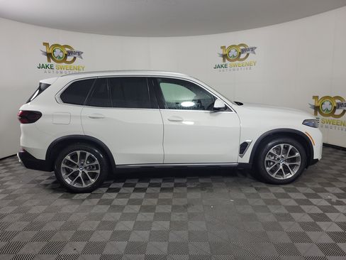 New 2026 BMW X5 xDrive40i image 8