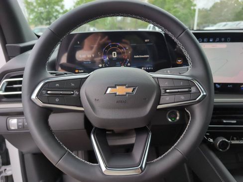New 2026 Chevrolet Traverse LT w/ Sun and Wheel Package FWD image 22