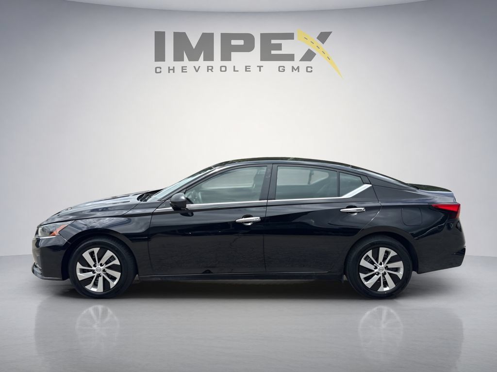 Used 2025 Nissan Altima 2.5 S FWD image 2