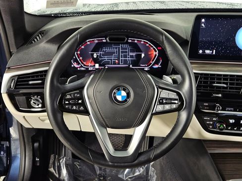 Used 2023 BMW 540i w/ Executive Package image 27